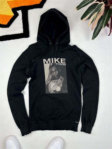 tuta dolce gabbana mike tyson|Dolce&Gabbana Online Store.